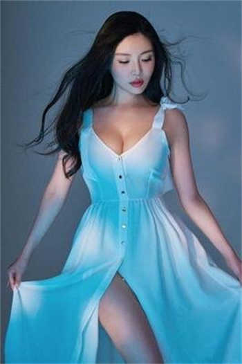 异国女郎在巴黎