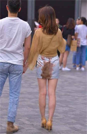 美女斗地主输了胱衣服