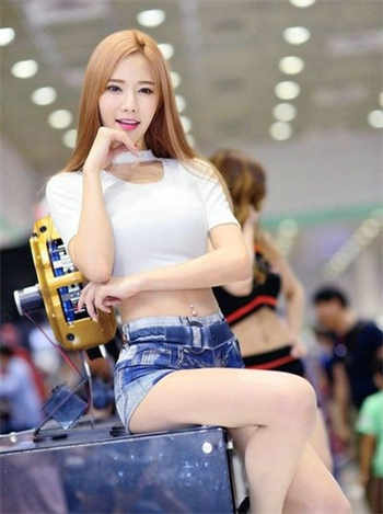 给体育老师解腰带