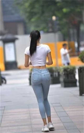 回到明朝冒充知县