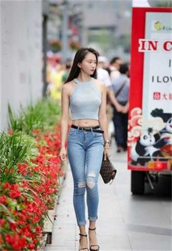 附近的女人主动加你