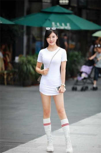 麻传媒沈芯语照片